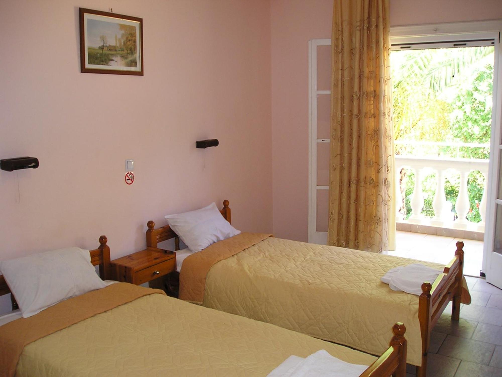 River Studios & Apartments Mesongí Cameră foto